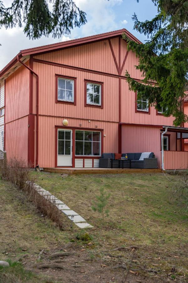 Uppsala Large Family Home Beside Forest 外观 照片